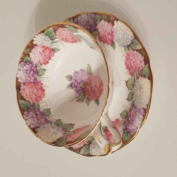 1950s Paragon Double Warrant Bone China Teacup & Saucer Set A563 / Hydrangeas - Picture 6 of 17
